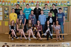 třída 8B.jpg