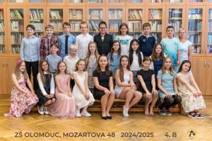 třída 4B.jpg