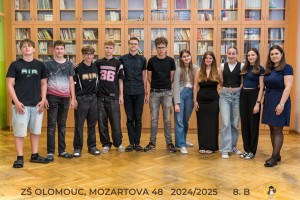 třída 8B.jpg